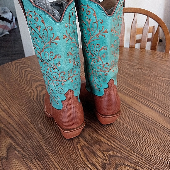 Turquoise and Brown Twisted X Boots - Picture 4 of 4